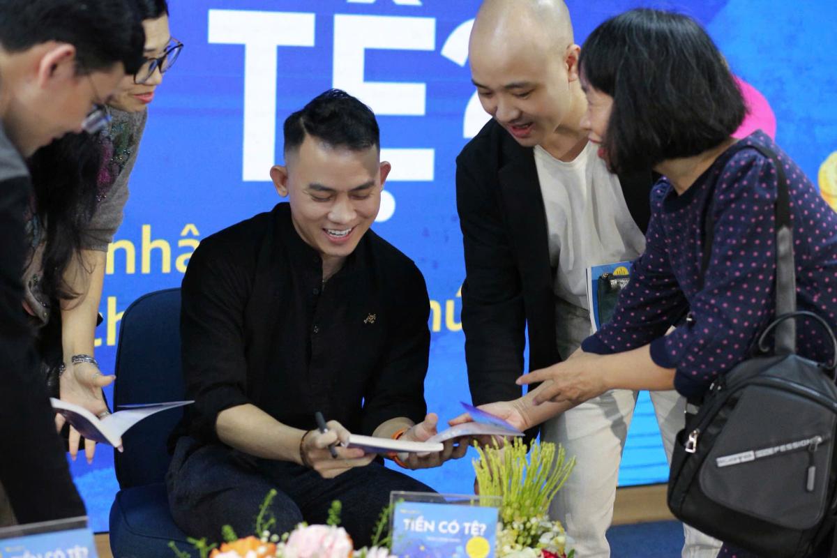 TIỀN CÓ TỆ? - HÀNH TRÌNH TÌM KIẾM HẠNH PHÚC TÀI CHÍNH