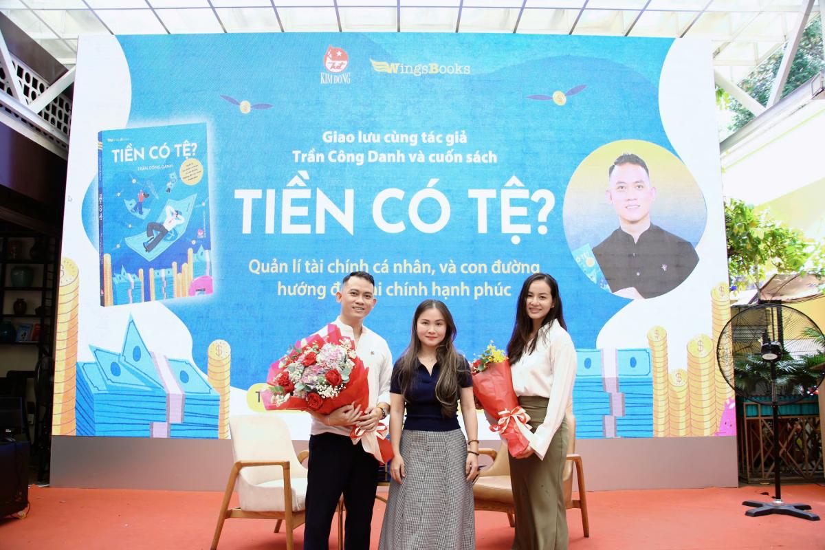 Đường Sách Rộn Ràng Với “Tiền Có Tệ?” cùng tác giả Trần Công Danh
